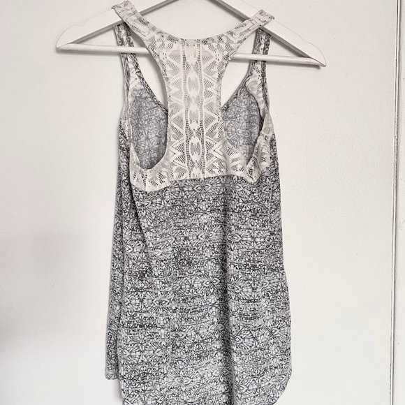 Aeropostale Grey Patterned/White Lace Tank Top - Picture 3 of 3